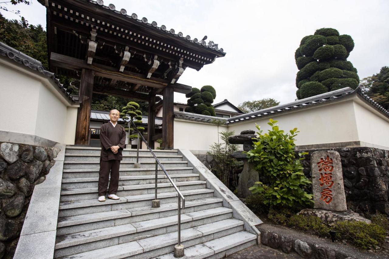 เทมเปิล โฮเต็ล ฮาบาโนโบะ Hotel Minobu ภายนอก รูปภาพ