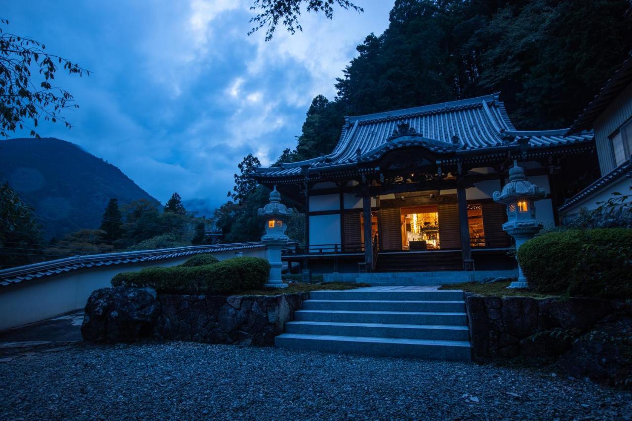 เทมเปิล โฮเต็ล ฮาบาโนโบะ Hotel Minobu ภายนอก รูปภาพ